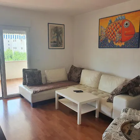 Apartment Great For 5