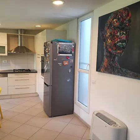 Apartment Great For 5 *